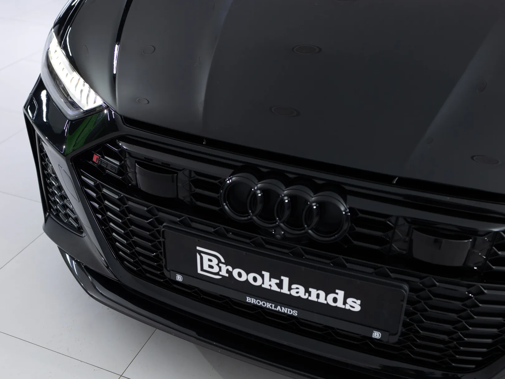 Audi RS 6 TFSI quattro IV (C8), 2022 — экстерьер, фото 35