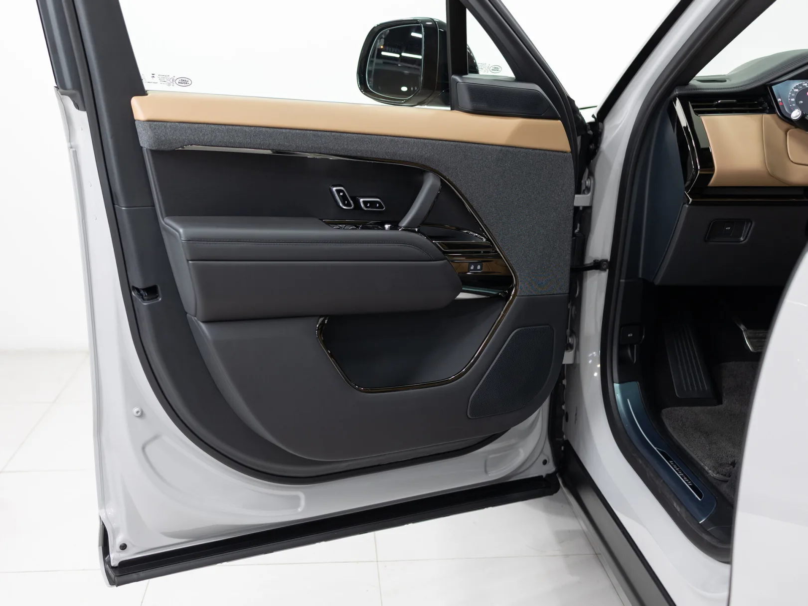 Land Rover Range Rover Sport Autobiography III, 2026 — экстерьер, фото 8