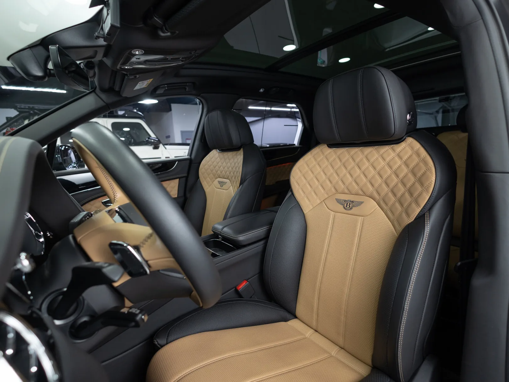 Bentley Bentayga Individual I Рестайлинг, 2022 — экстерьер, фото 11