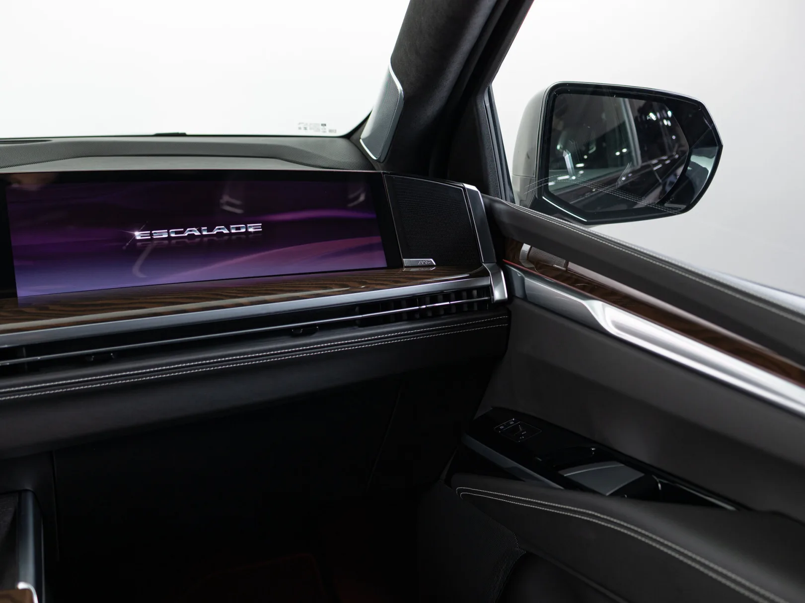 Cadillac Escalade Sport Platinum V Рестайлинг, 2025 — экстерьер, фото 21