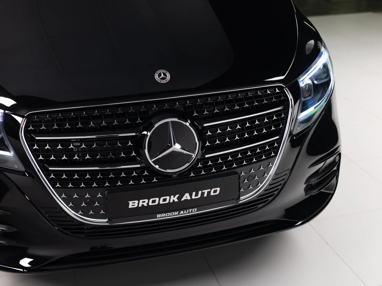 Mercedes-Benz V-Класс Exclusive AMG Line III (W447) Рестайлинг 2, 2026 — экстерьер, фото 36