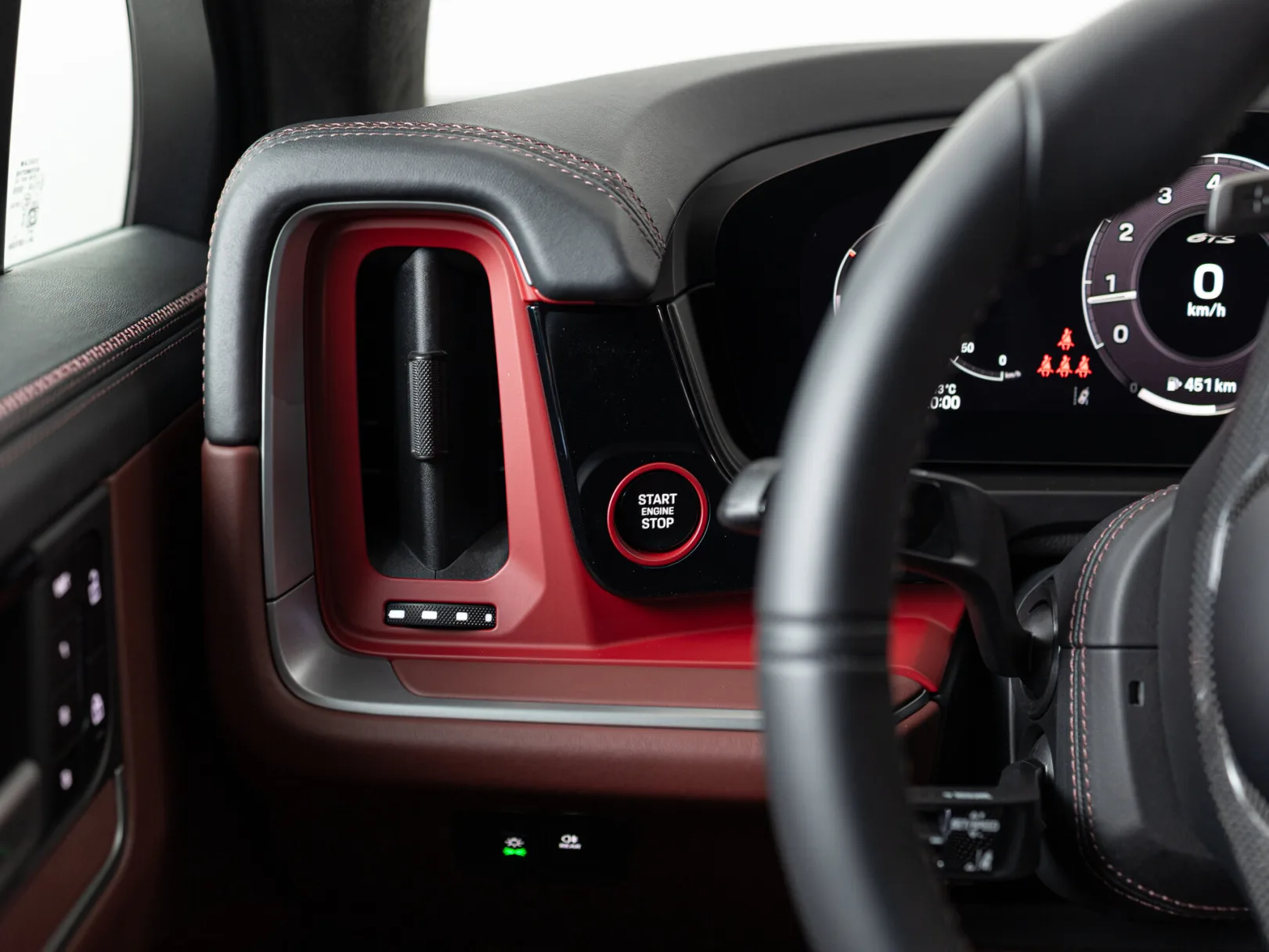 Porsche Cayenne GTS Coupé III Рестайлинг, 2025 — экстерьер, фото 14