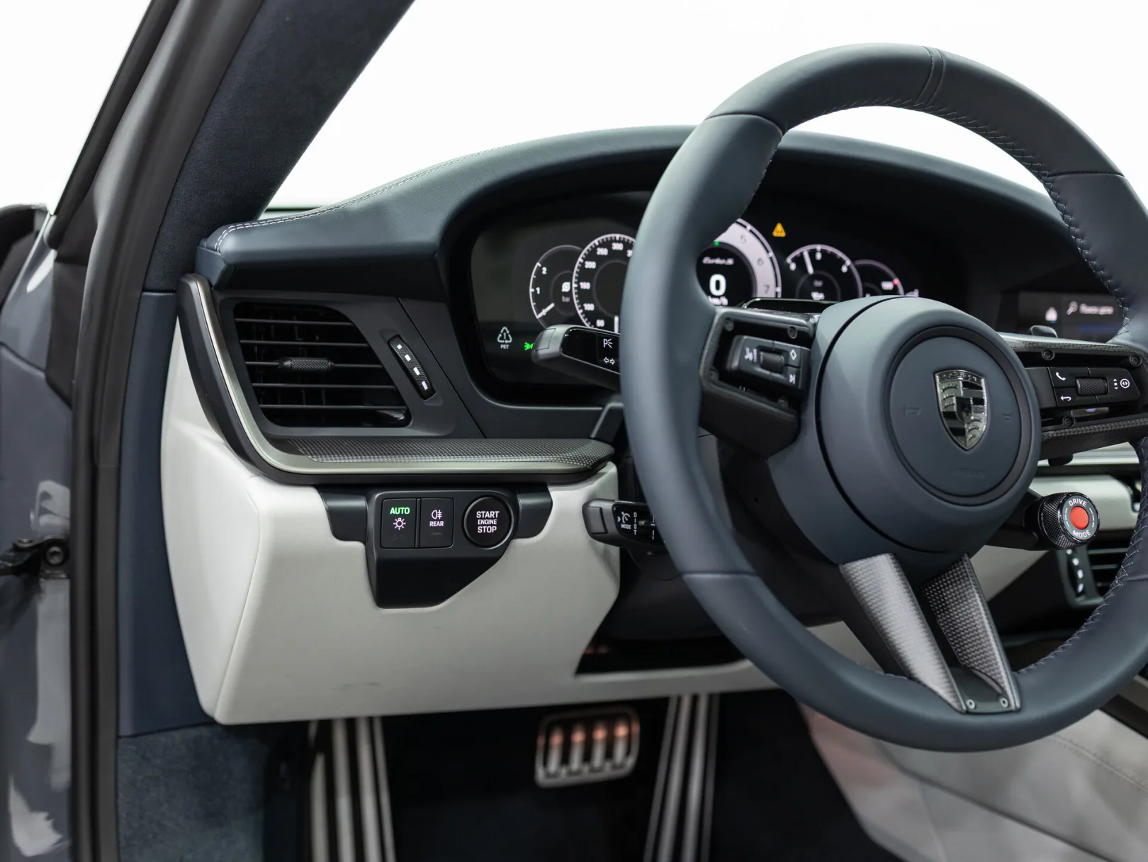 Porsche 911 Turbo S VIII (992) Рестайлинг, 2026 — экстерьер, фото 13