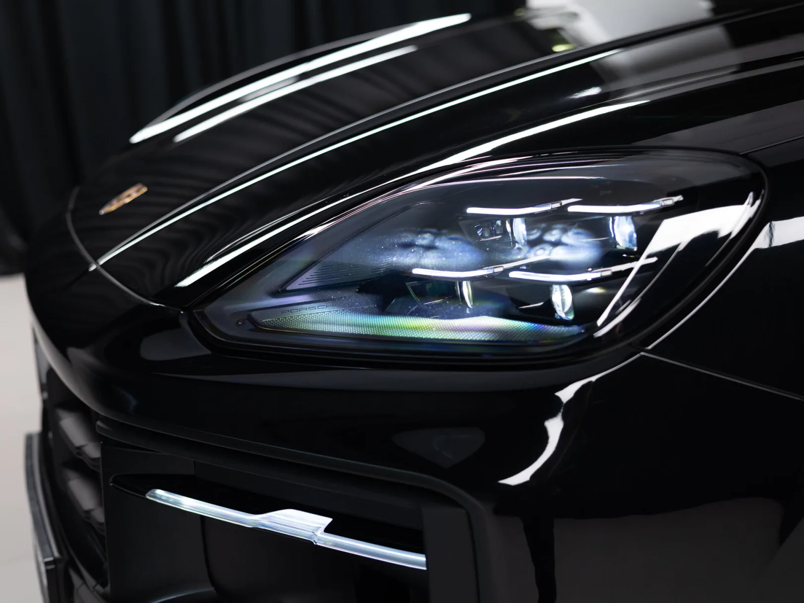 Porsche Cayenne E-Hybrid Coupé III Рестайлинг, 2026 — экстерьер, фото 35