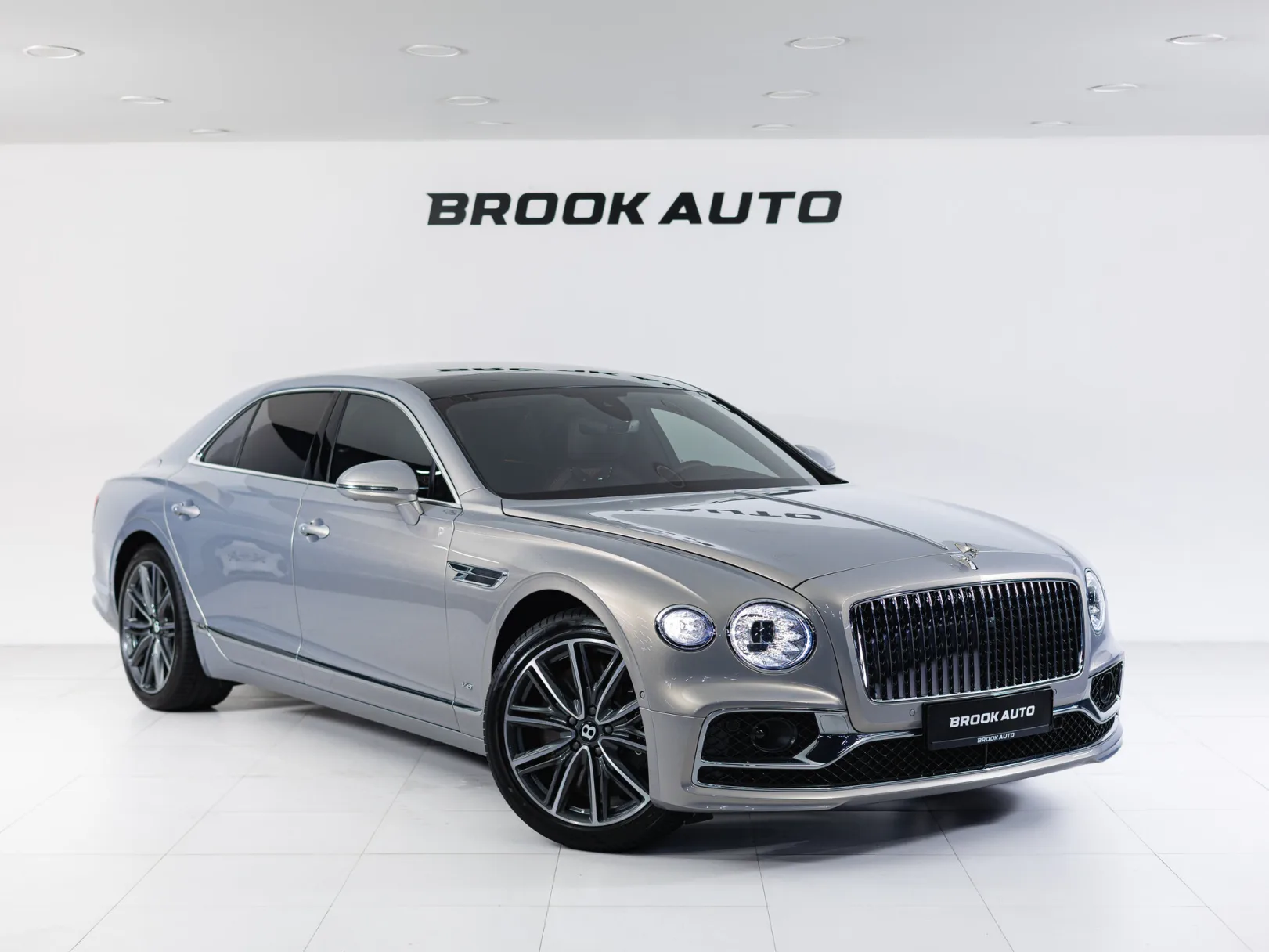 Bentley Flying Spur Individual III, 2022 — экстерьер, фото 3