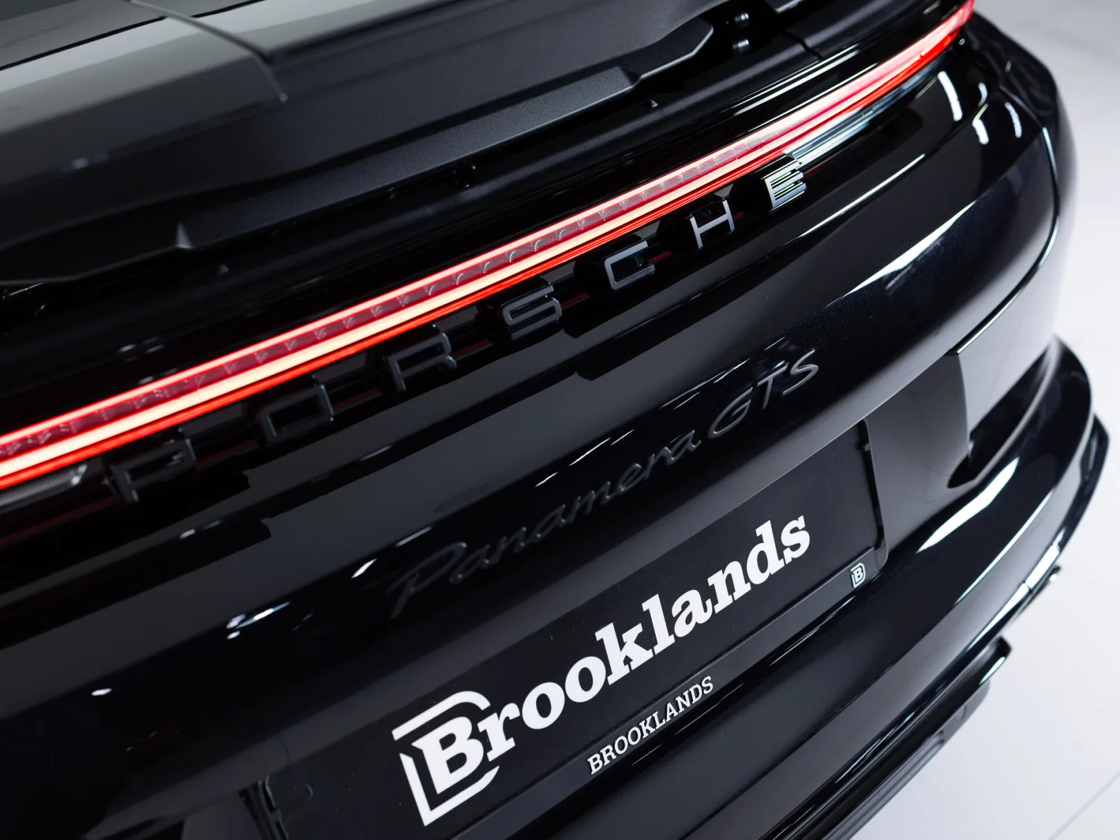 Porsche Panamera GTS III, 2025 — экстерьер, фото 38