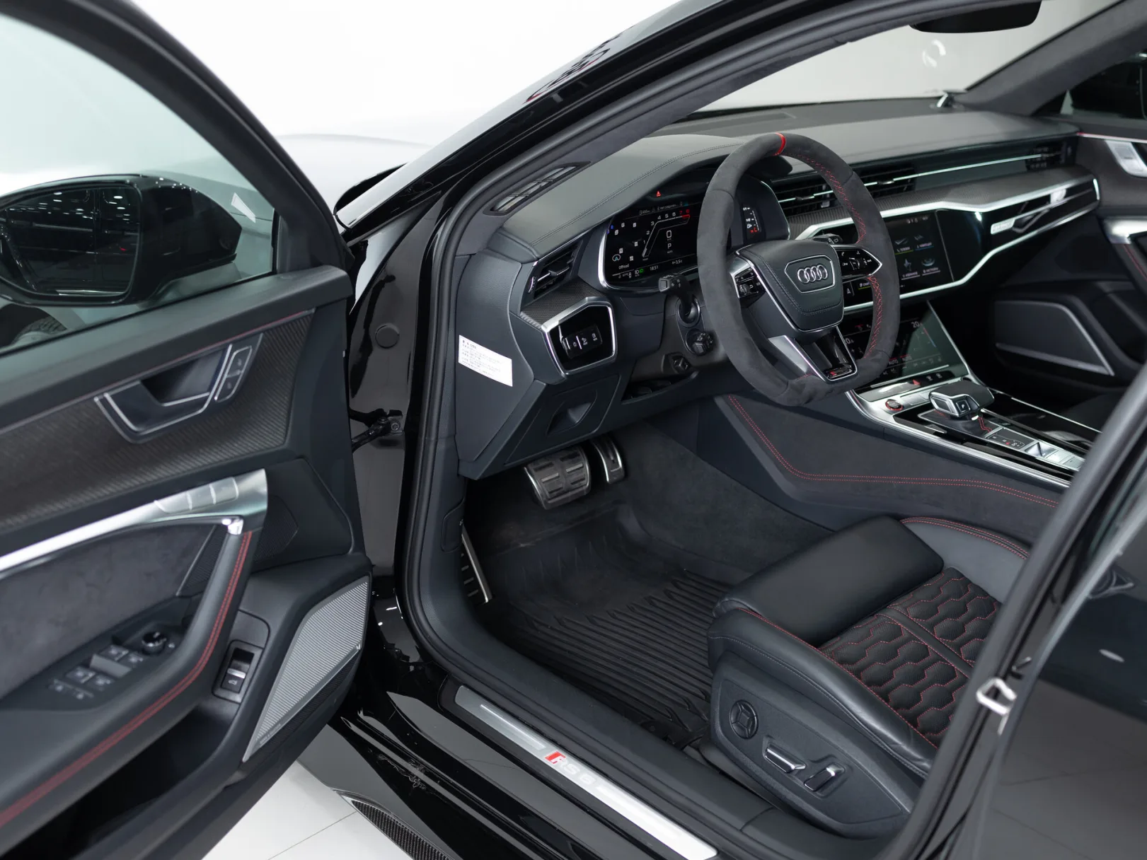 Audi RS 6 TFSI quattro IV (C8), 2022 — экстерьер, фото 7