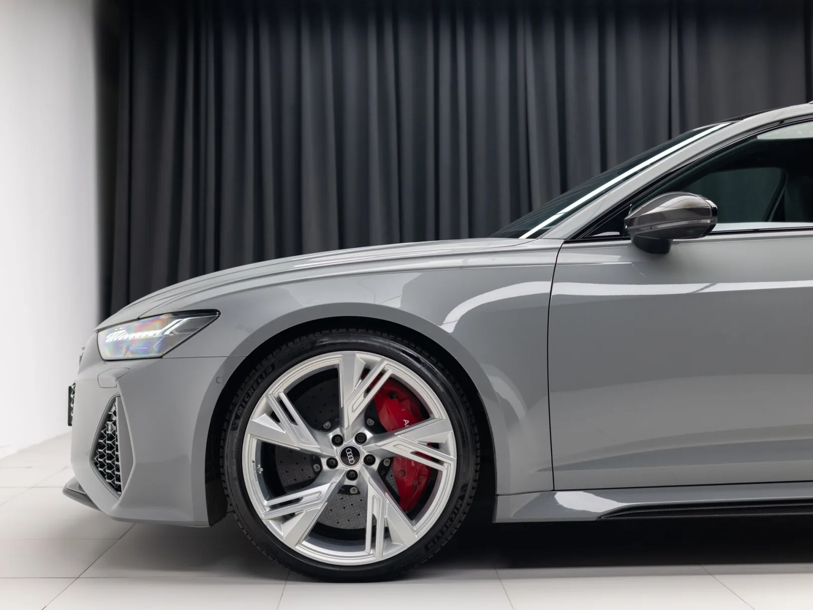 Audi RS 6 TFSI quattro IV (C8), 2021 — экстерьер, фото 40