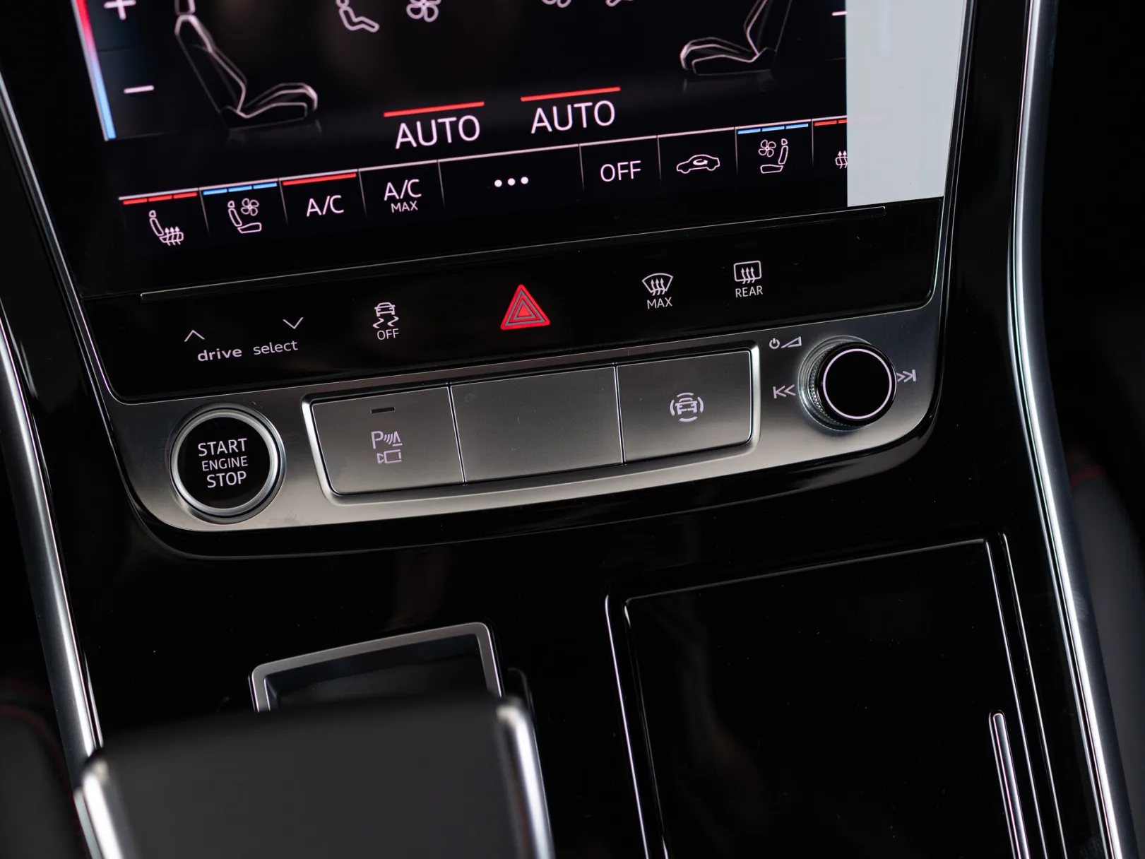 Audi Q8 55 TFSI I (4M) Рестайлинг, 2025 — экстерьер, фото 16