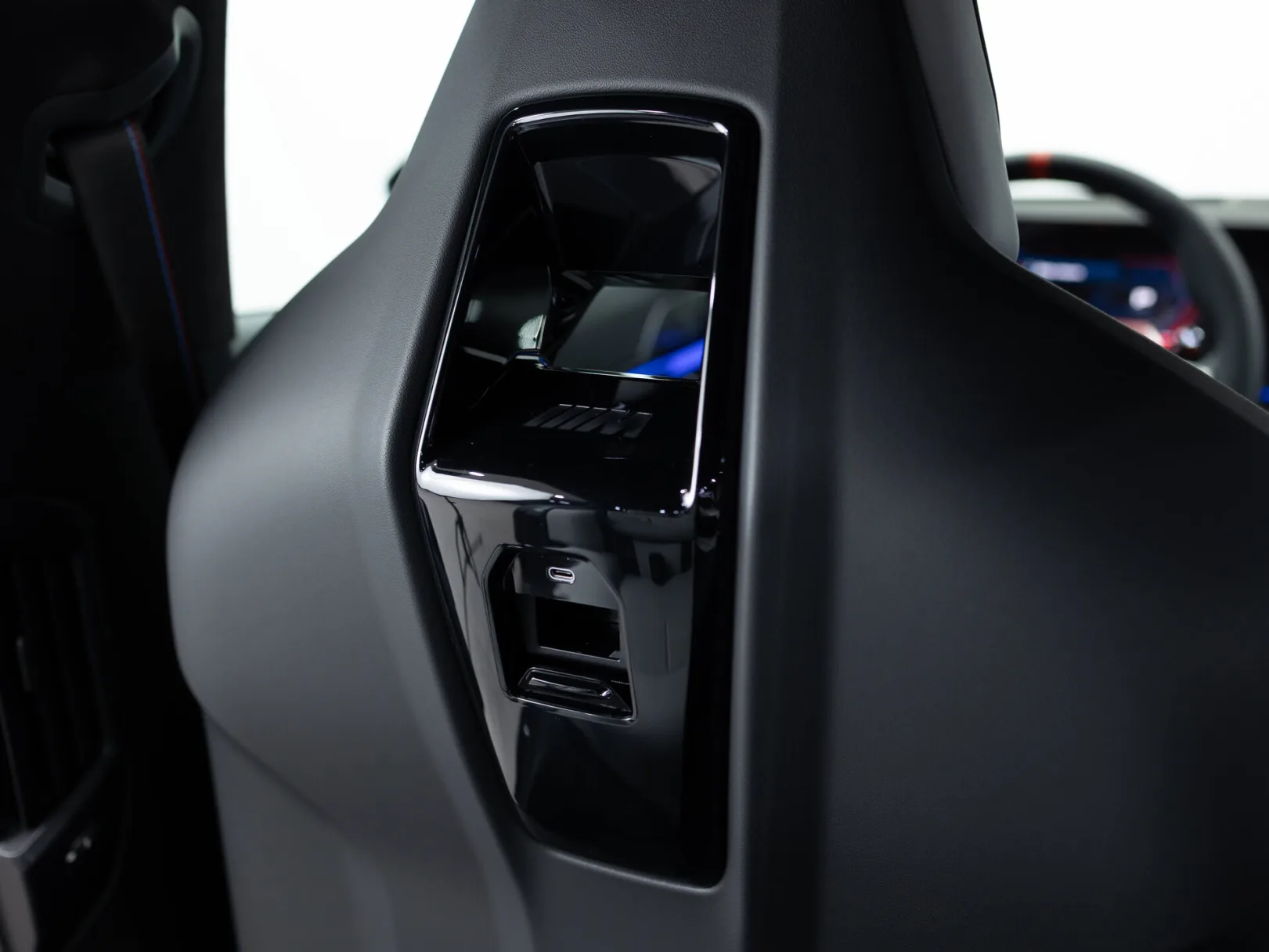 BMW M5 VII (G90), 2024 — экстерьер, фото 26