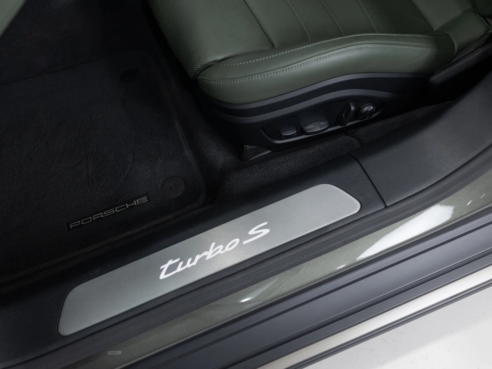 Porsche Panamera Turbo S E-Hybrid III, 2024 — экстерьер, фото 11