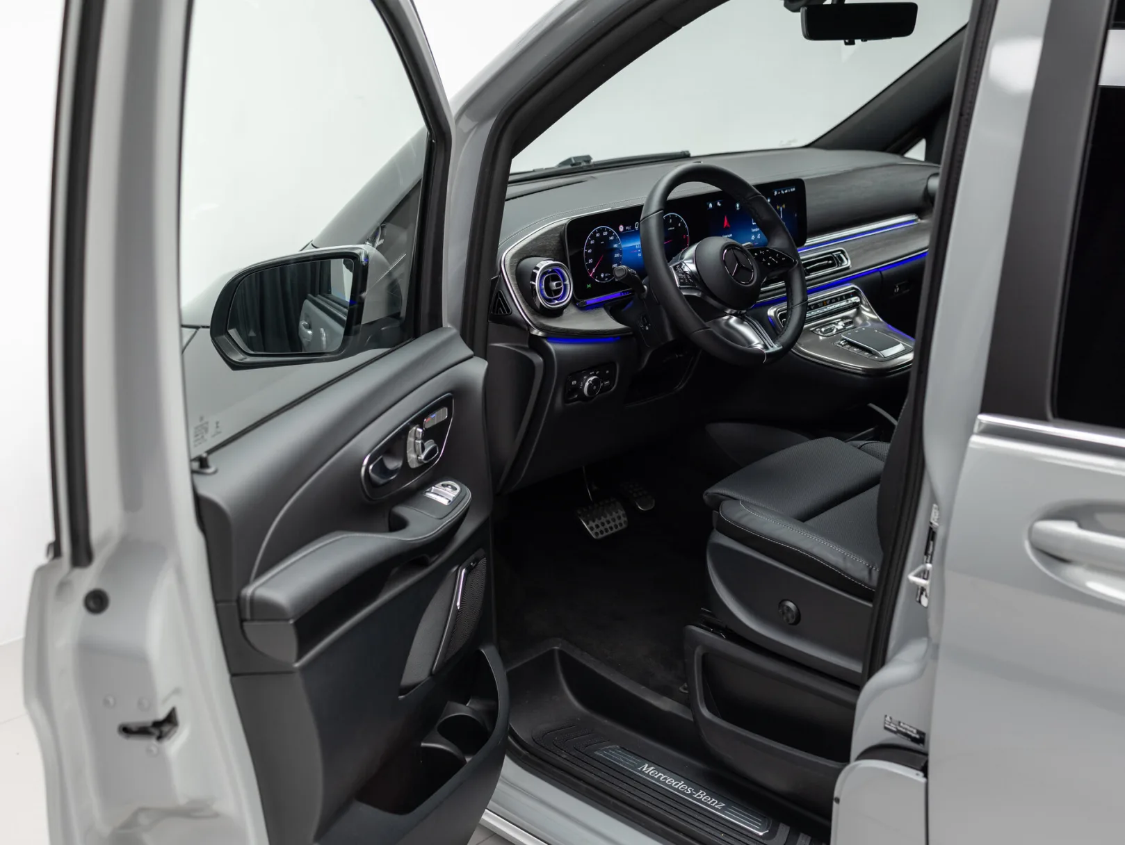 Mercedes-Benz V-Класс Exclusive III (W447) Рестайлинг 2, 2026 — экстерьер, фото 8