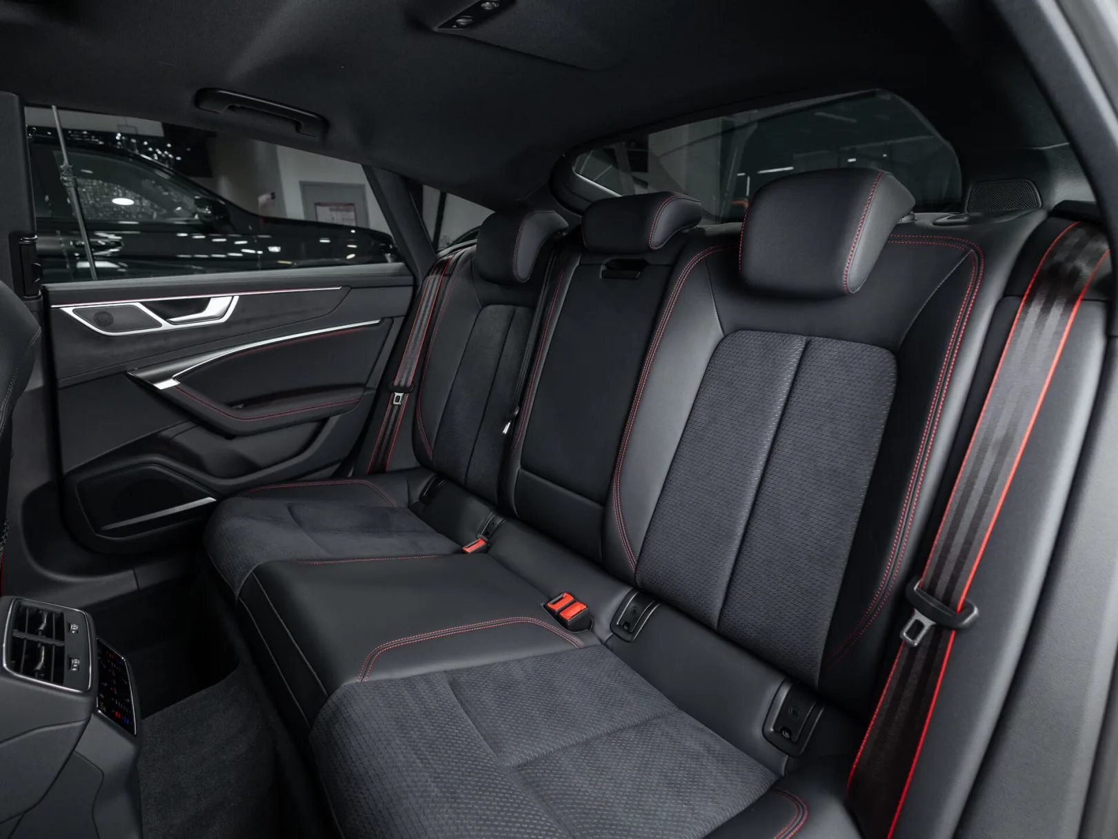 Audi A7 45 TFSI quattro S tronic II (4K), 2025 — экстерьер, фото 27