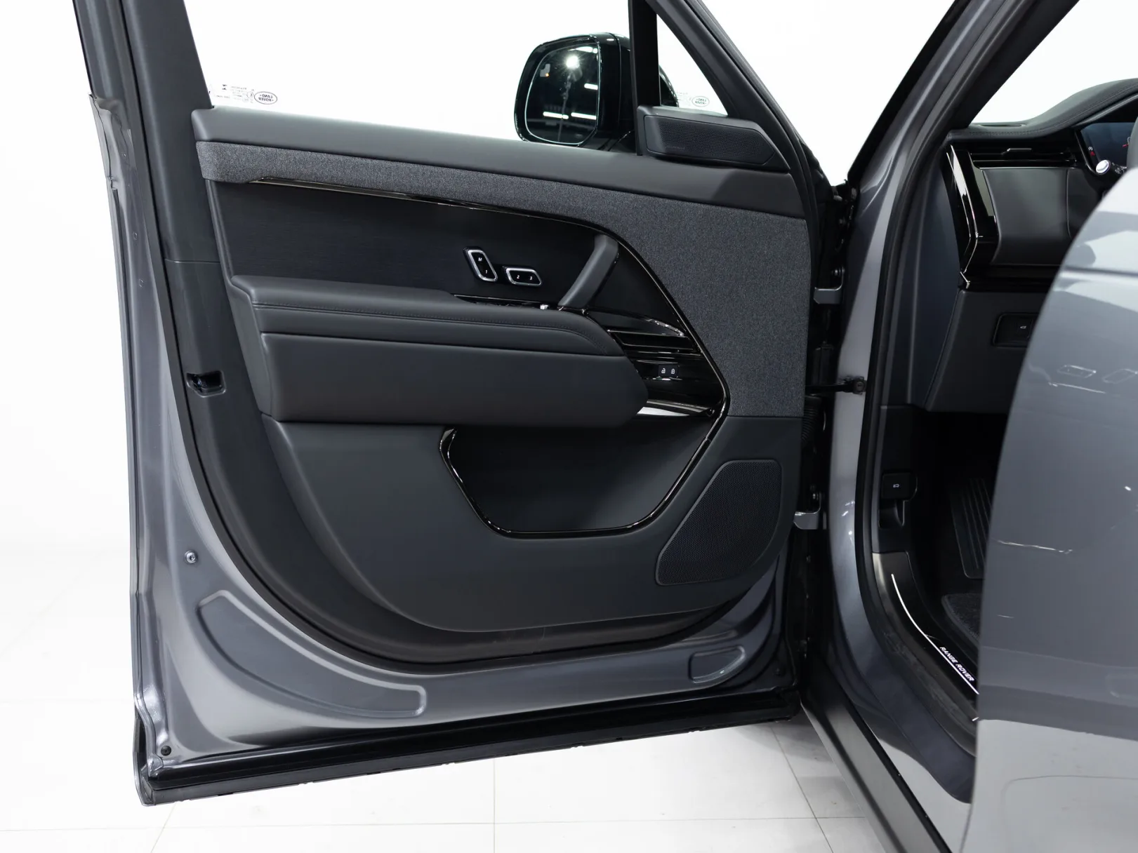 Land Rover Range Rover Sport Dynamic HSE III, 2025 — экстерьер, фото 8