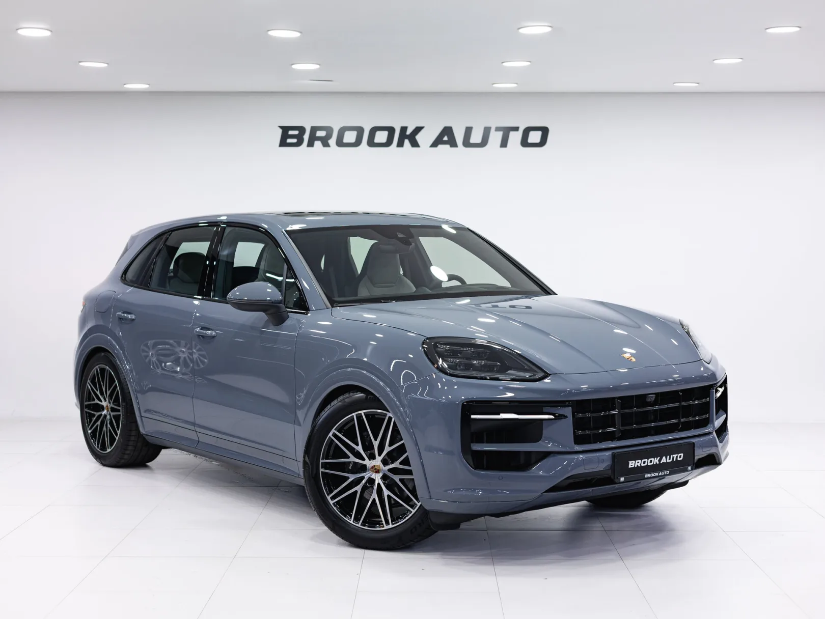 Porsche Cayenne Базовая III Рестайлинг, 2025 — экстерьер, фото 3