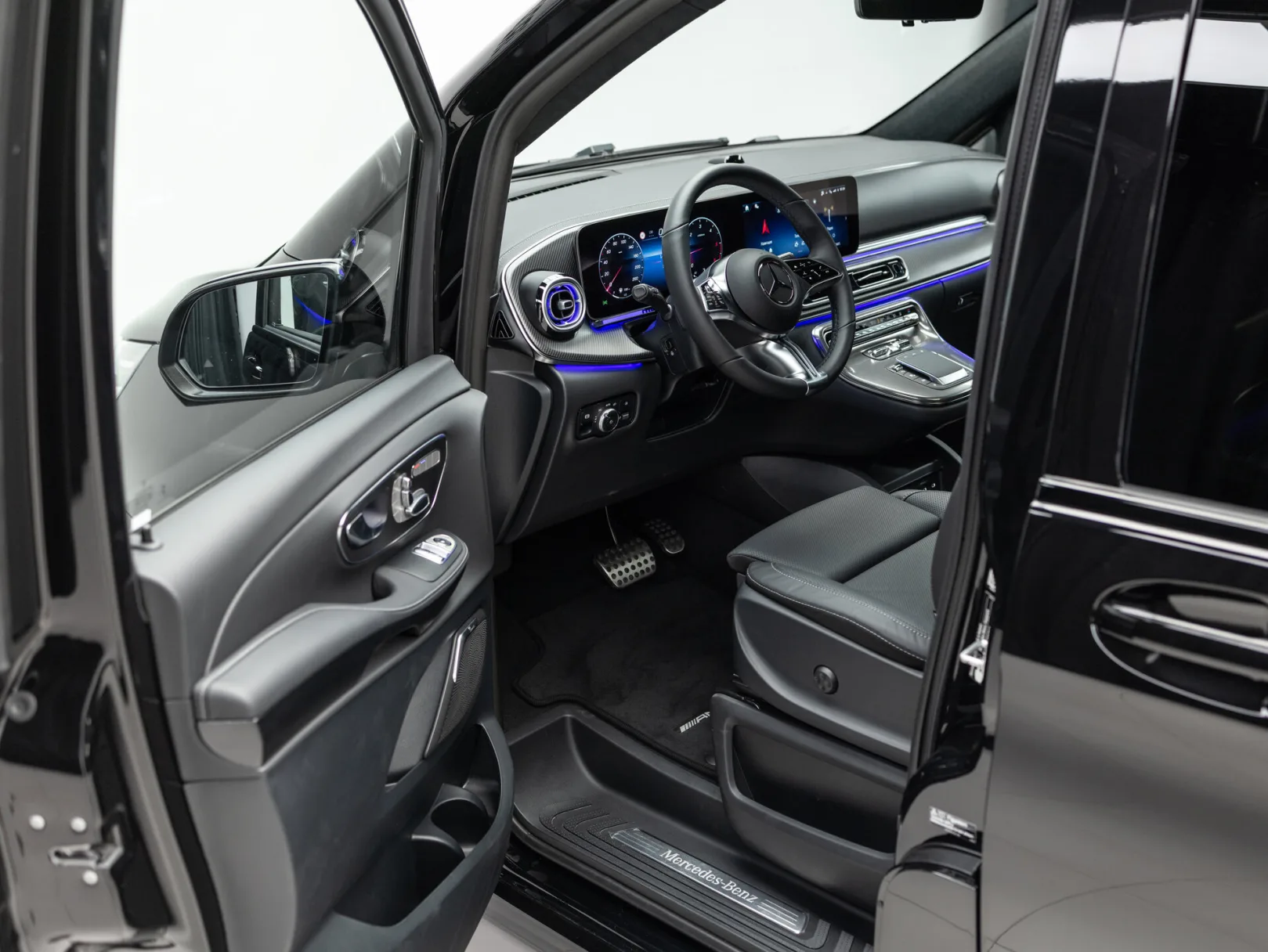 Mercedes-Benz V-Класс Exclusive AMG Line III (W447) Рестайлинг 2, 2026 — экстерьер, фото 8