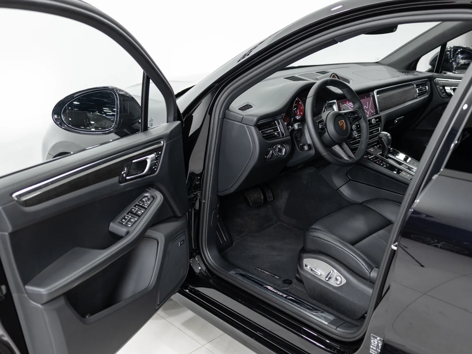 Porsche Macan T I Рестайлинг 2, 2026 — экстерьер, фото 7