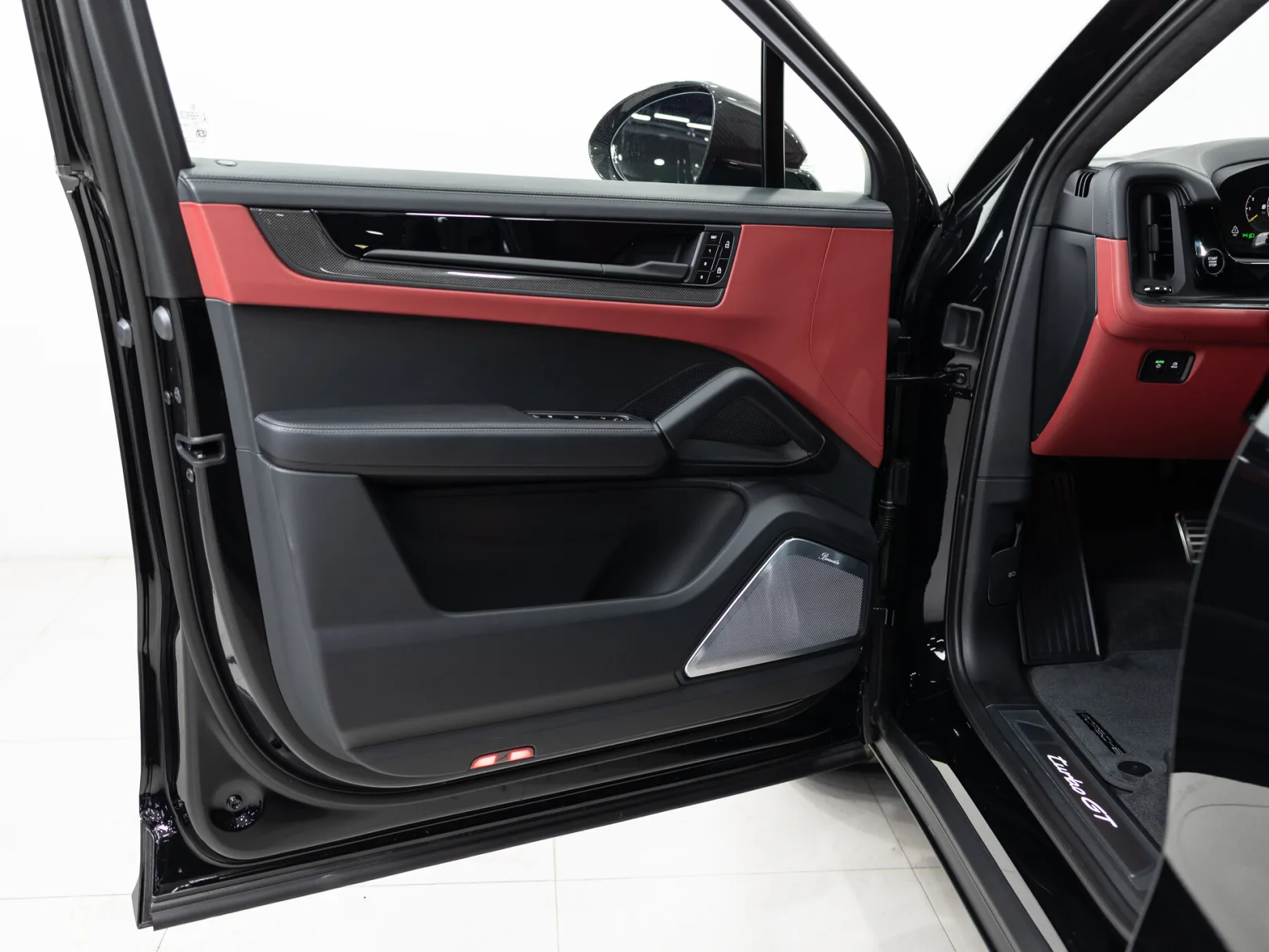 Porsche Cayenne Turbo GT III Рестайлинг, 2026 — экстерьер, фото 8
