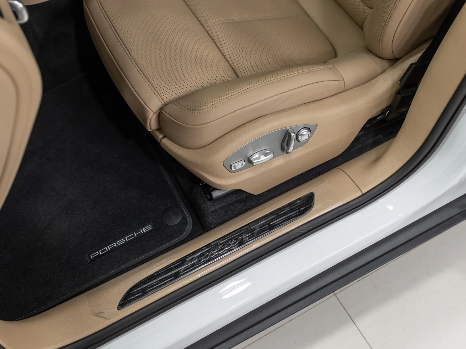 Porsche Macan T I Рестайлинг 2, 2026 — экстерьер, фото 12