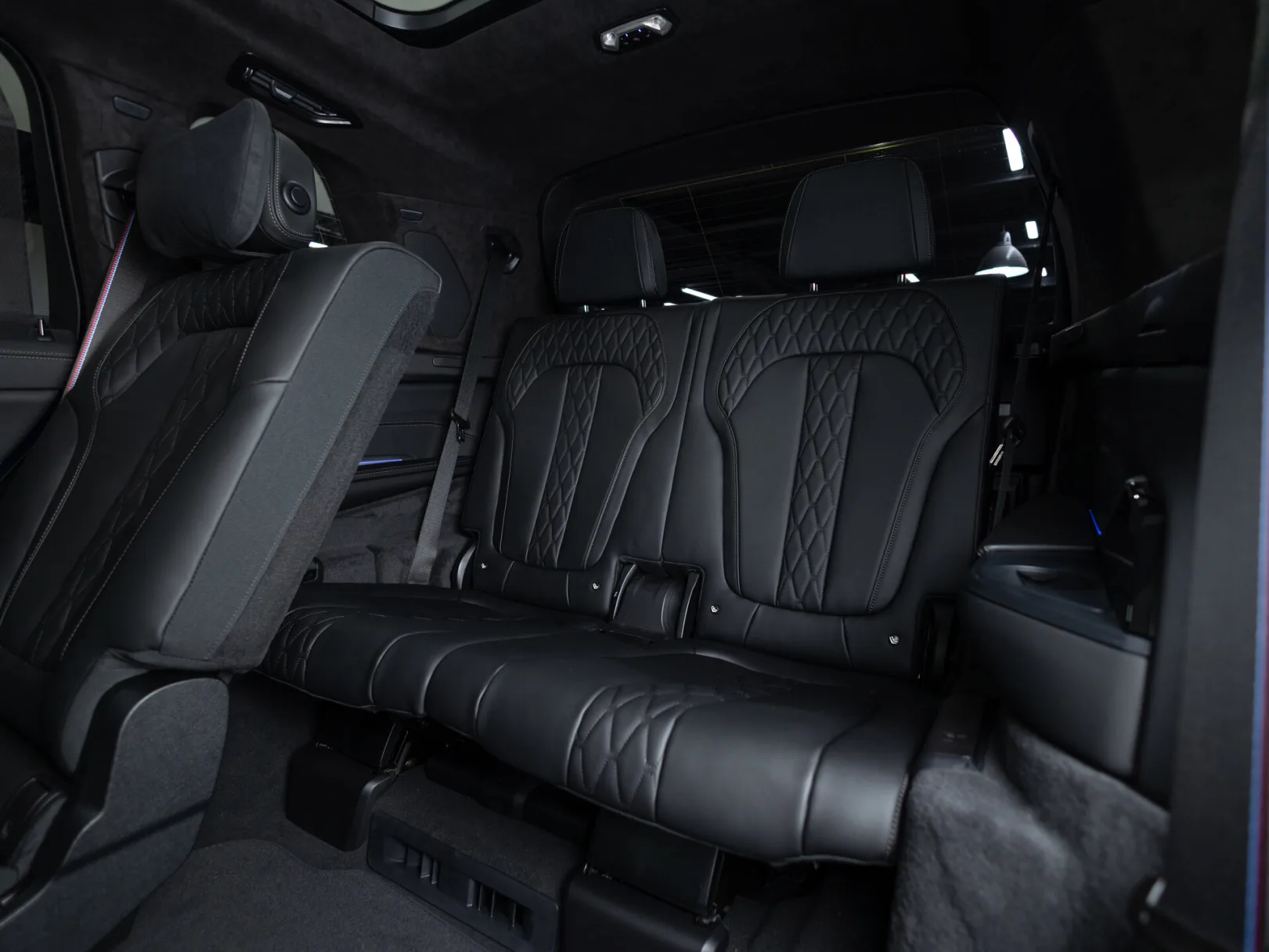 BMW X7 xDrive40d M Sport Pro I (G07) Рестайлинг, 2025 — экстерьер, фото 34