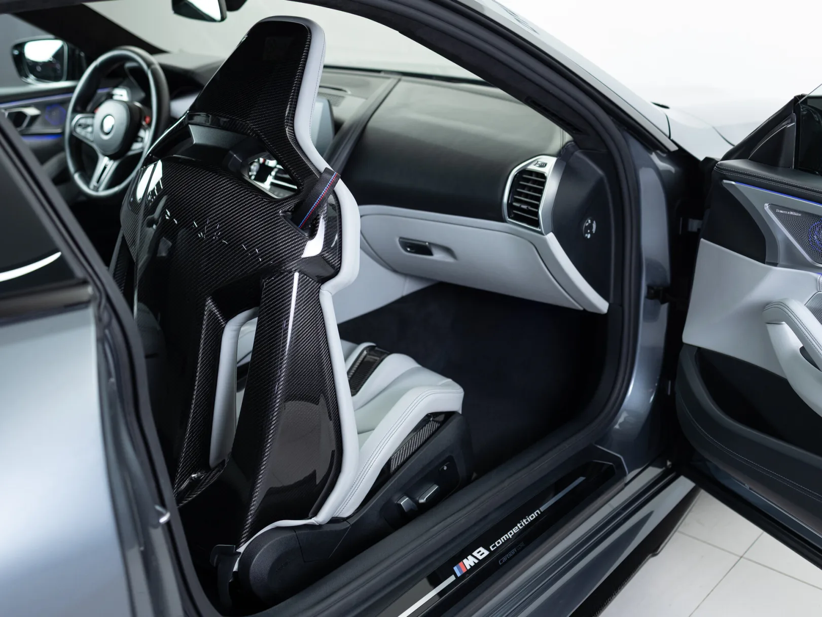 BMW M8 Competition I (F91/F92/F93), 2021 — экстерьер, фото 25