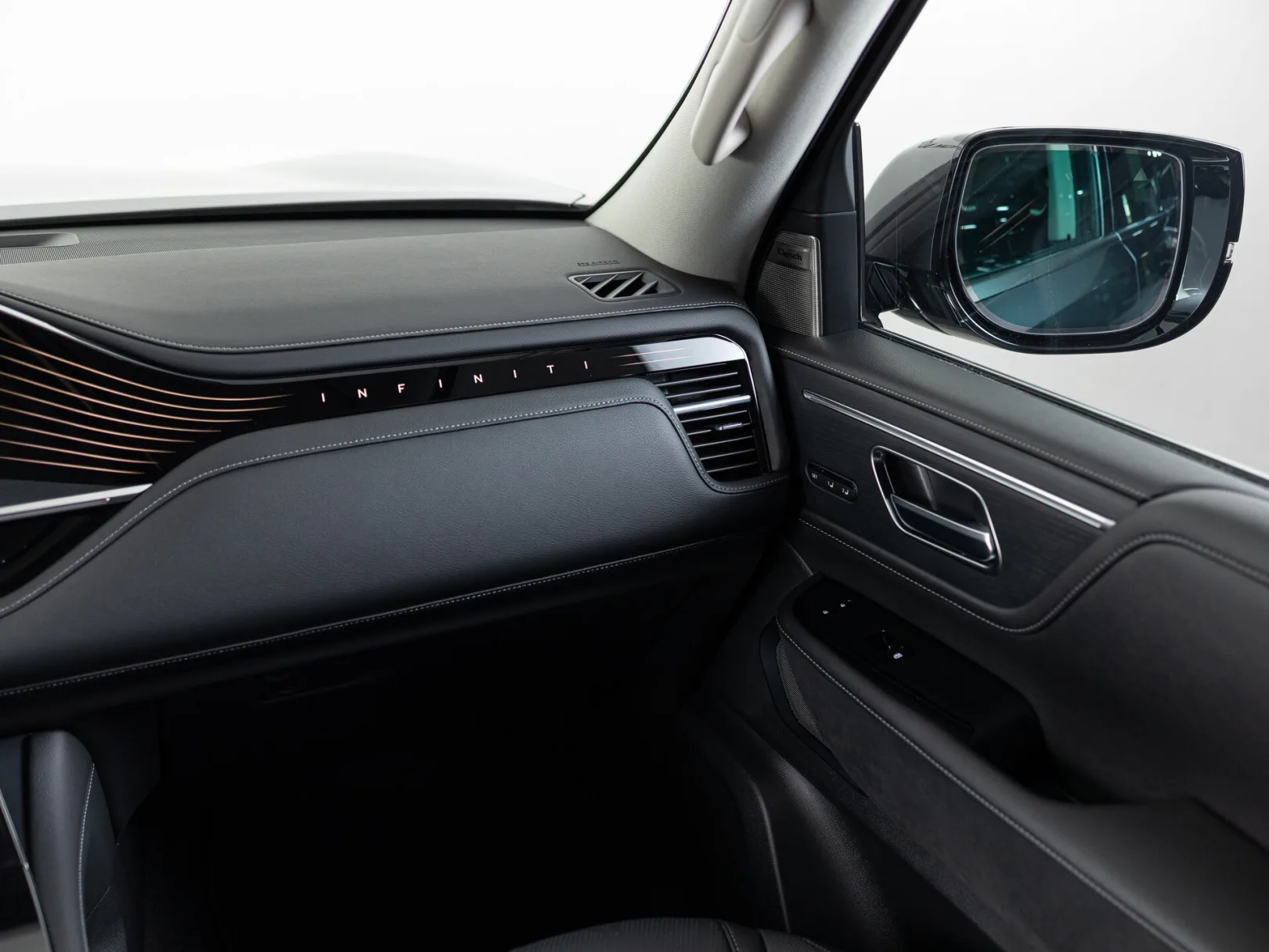 Infiniti QX80 Sensory II, 2026 — экстерьер, фото 24
