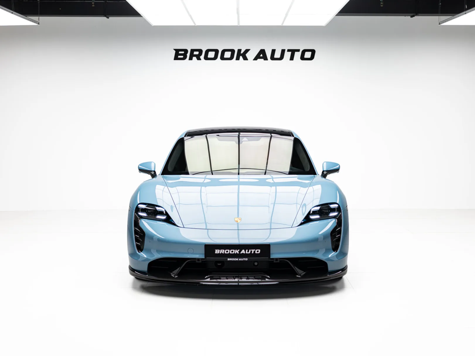Porsche Taycan Turbo I, 2021 — экстерьер, фото 2