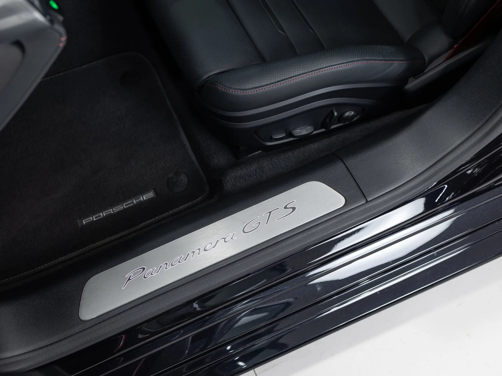Porsche Panamera GTS II Рестайлинг, 2022 — экстерьер, фото 11