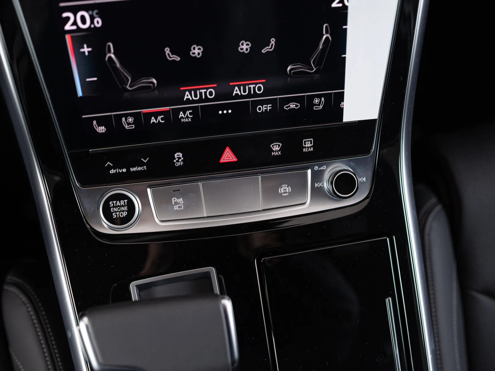 Audi Q7 55 TFSI quattro tiptronic II (4M) Рестайлинг 2, 2024 — экстерьер, фото 17