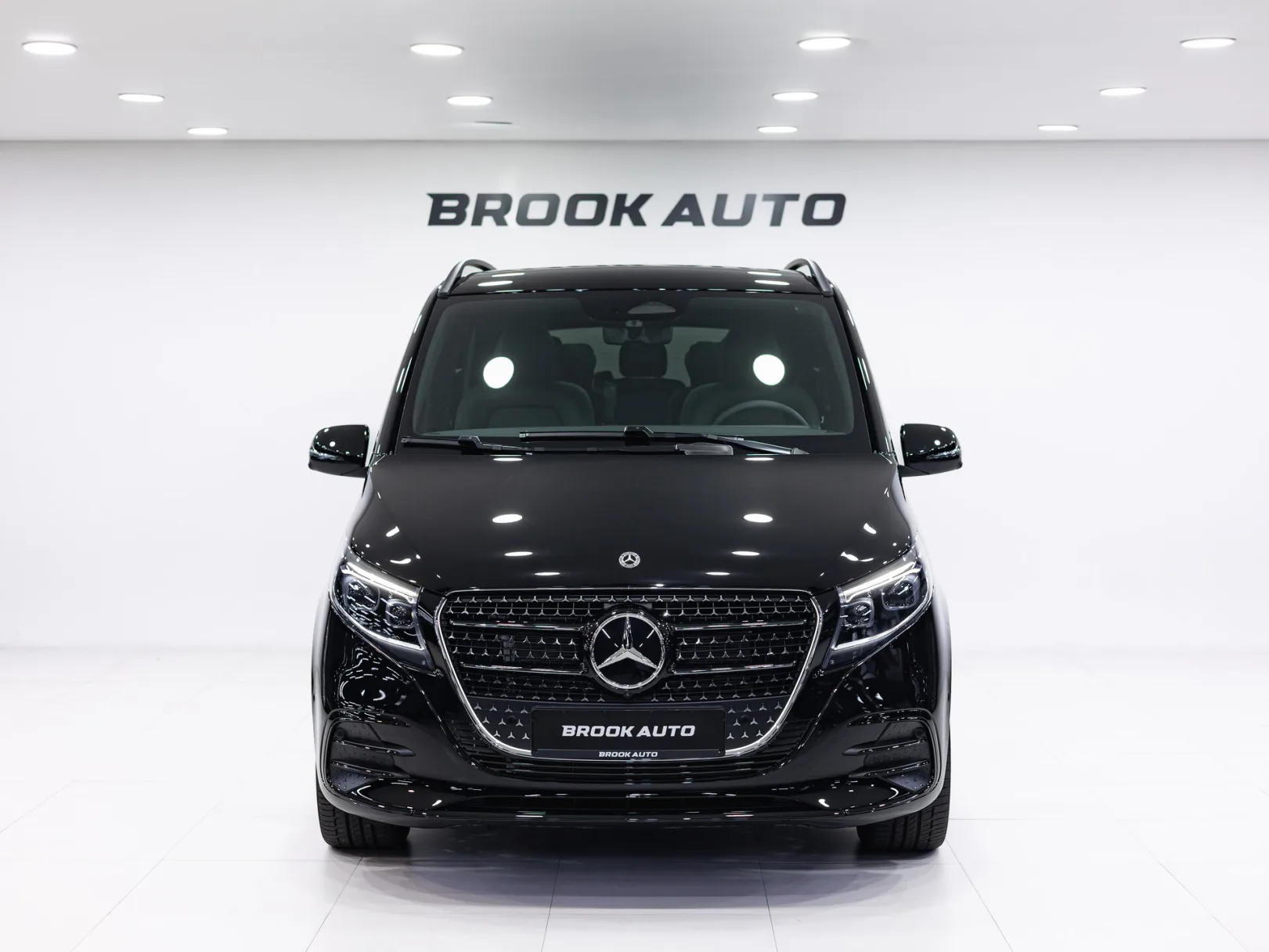Mercedes-Benz V-Класс Exclusive AMG Line III (W447) Рестайлинг 2, 2025 — экстерьер, фото 2