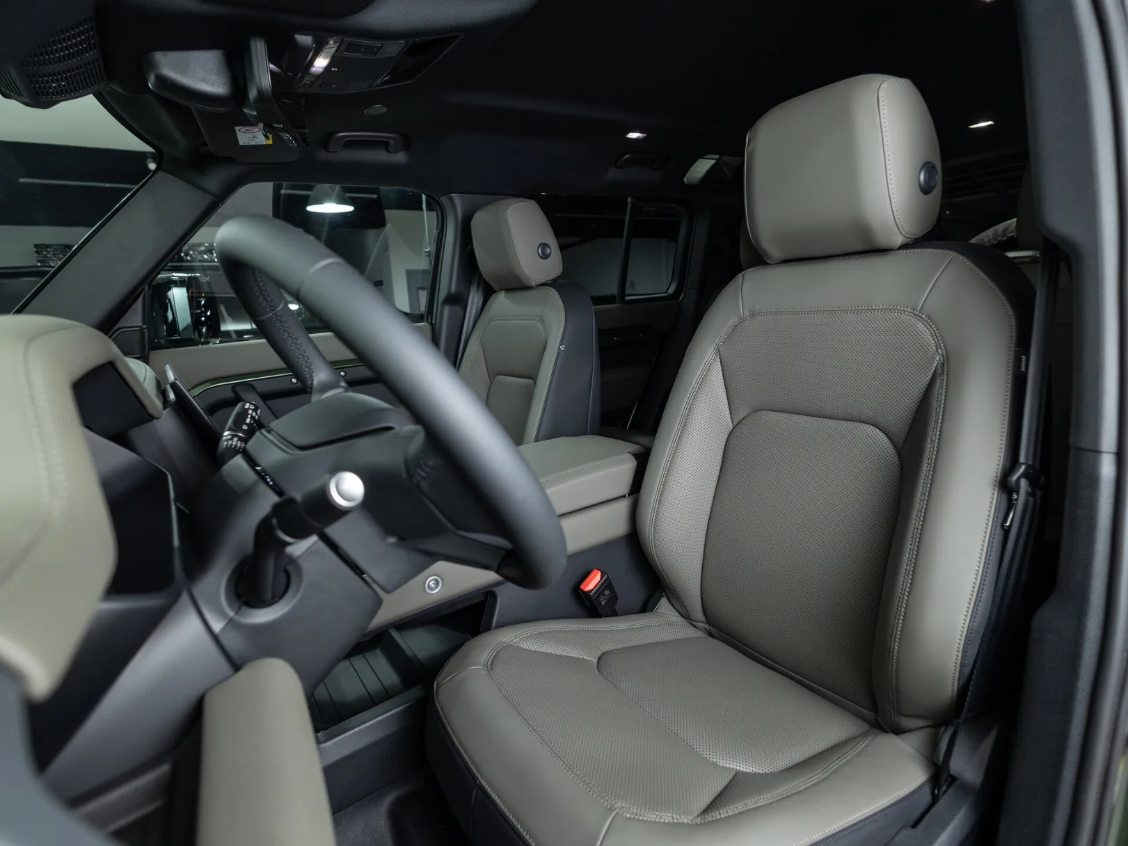 Land Rover Defender S II, 2025 — экстерьер, фото 11