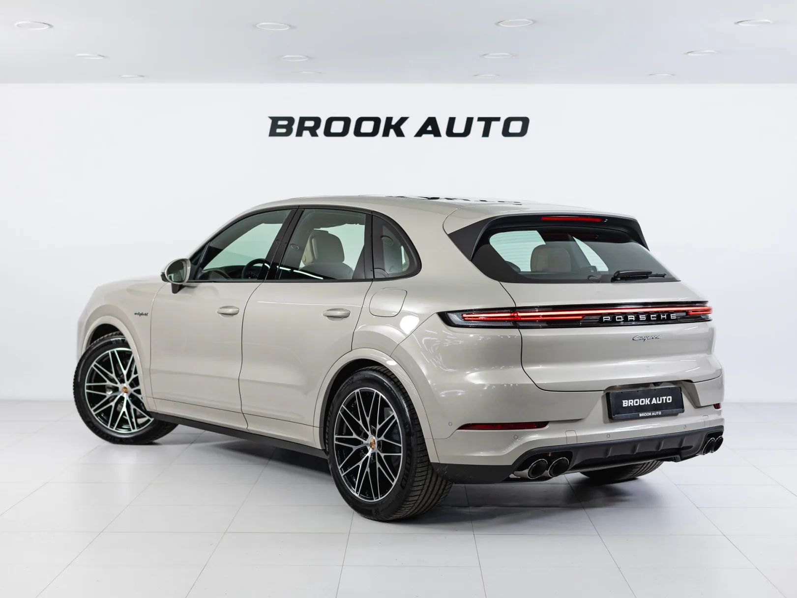 Porsche Cayenne E-Hybrid III Рестайлинг, 2025 — экстерьер, фото 6