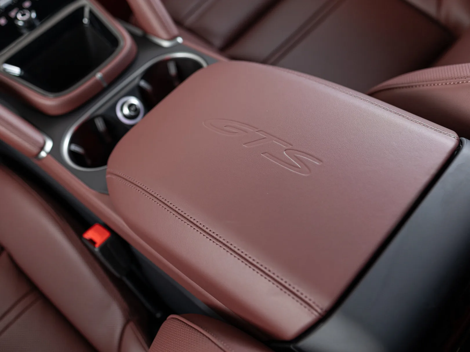 Porsche Cayenne GTS Coupé III Рестайлинг, 2025 — экстерьер, фото 23