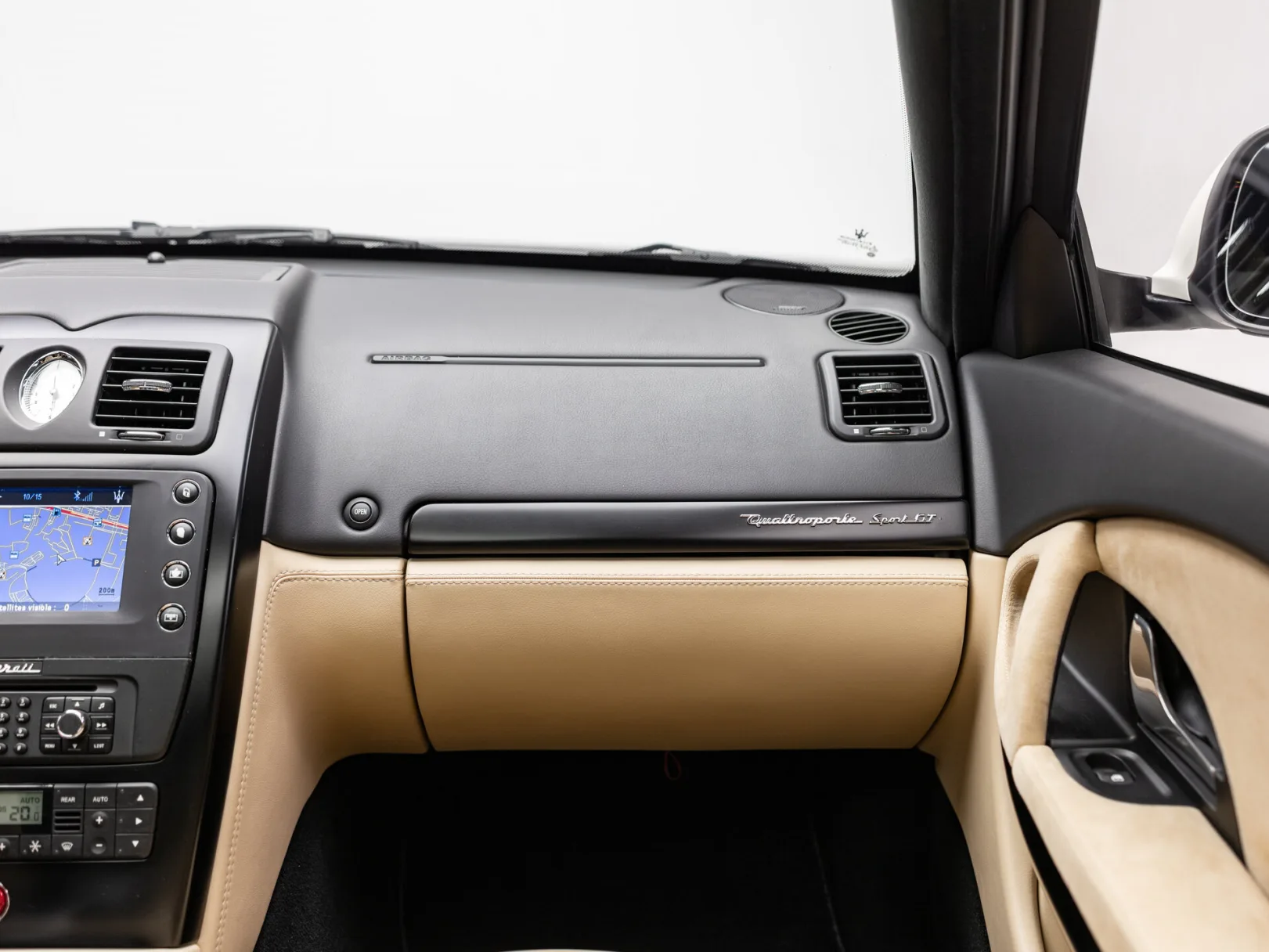 Maserati Quattroporte V Рестайлинг, 2011 — экстерьер, фото 26