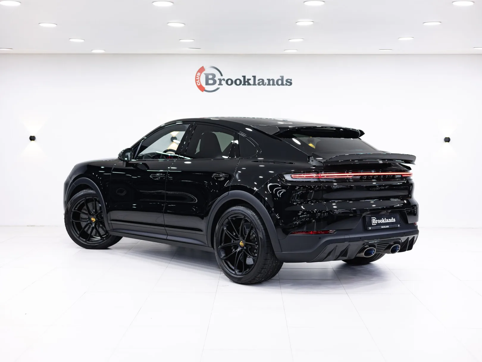 Porsche Cayenne III Рестайлинг, 2024 — экстерьер, фото 6