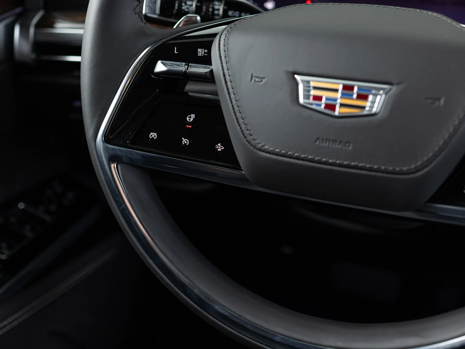 Cadillac Escalade Sport Platinum V Рестайлинг, 2025 — экстерьер, фото 16
