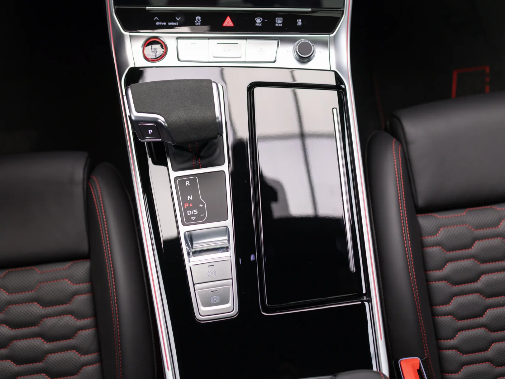 Audi RS 6 RS6 Avant performance IV (C8), 2025 — экстерьер, фото 21