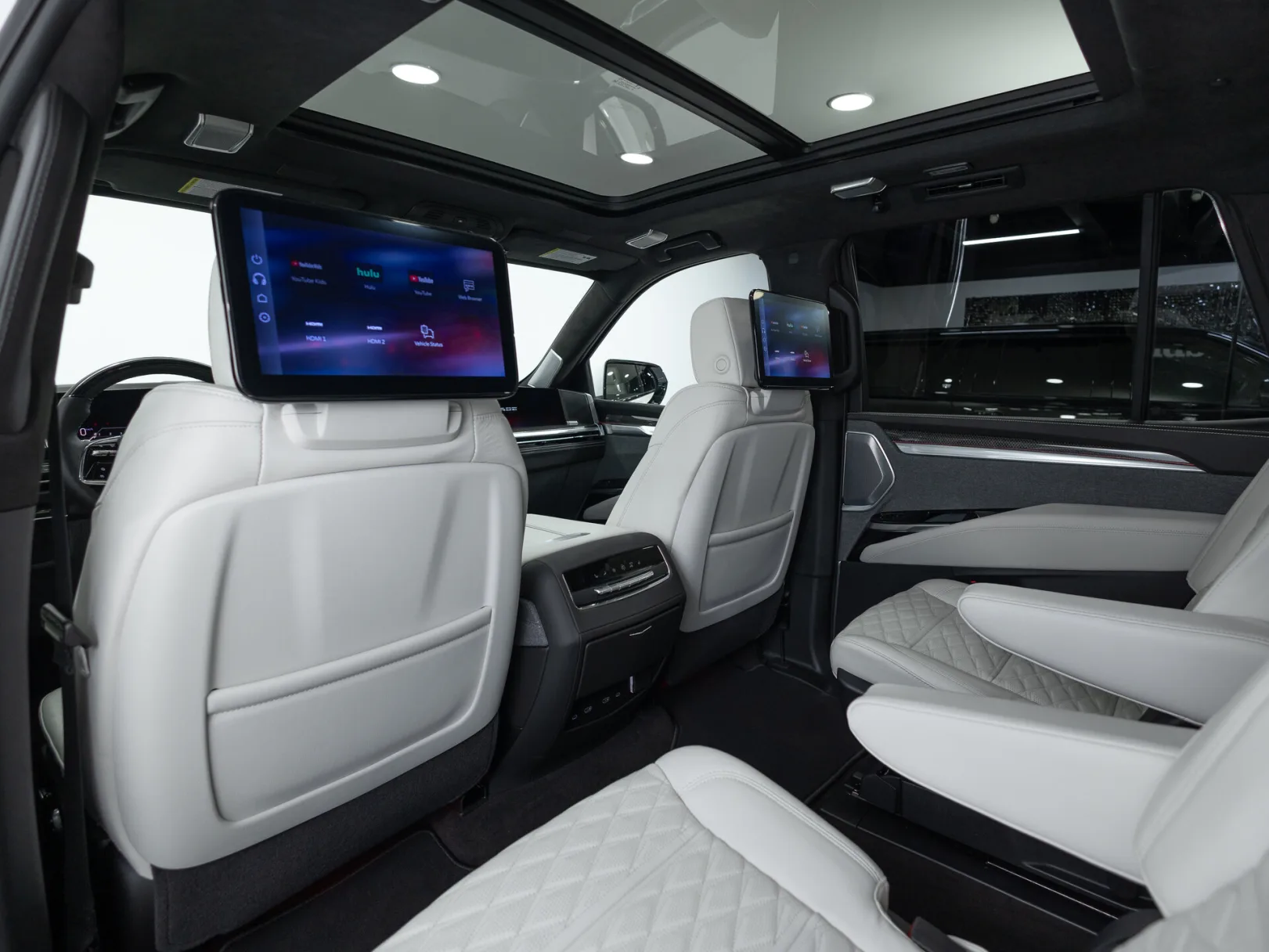 Cadillac Escalade-V V-series I Рестайлинг, 2025 — экстерьер, фото 31