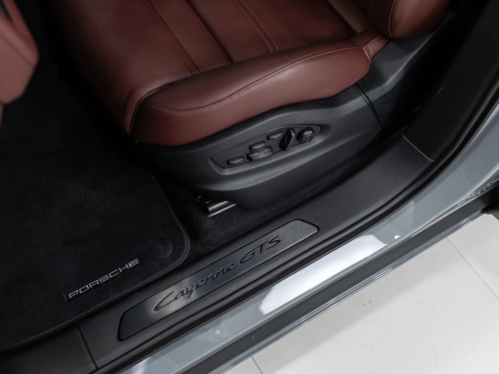 Porsche Cayenne GTS III Рестайлинг, 2026 — экстерьер, фото 13