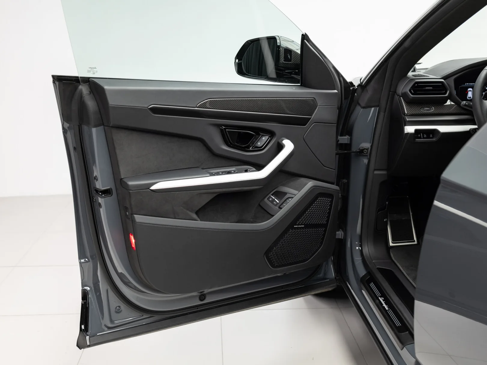 Lamborghini Urus SE I Рестайлинг, 2025 — экстерьер, фото 8