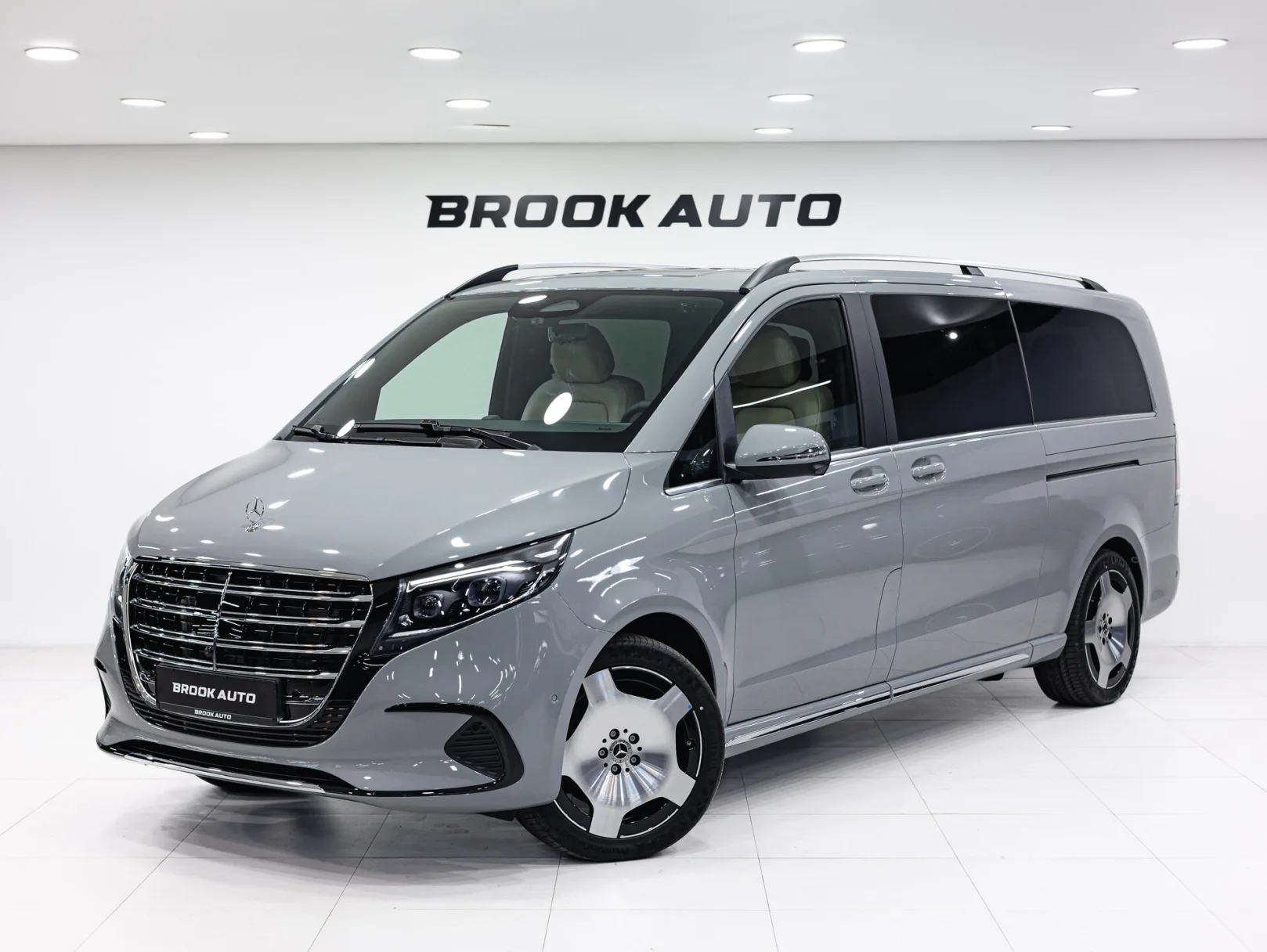 Mercedes-Benz V-Класс Exclusive III (W447) Рестайлинг 2, 2025 — экстерьер, фото 1