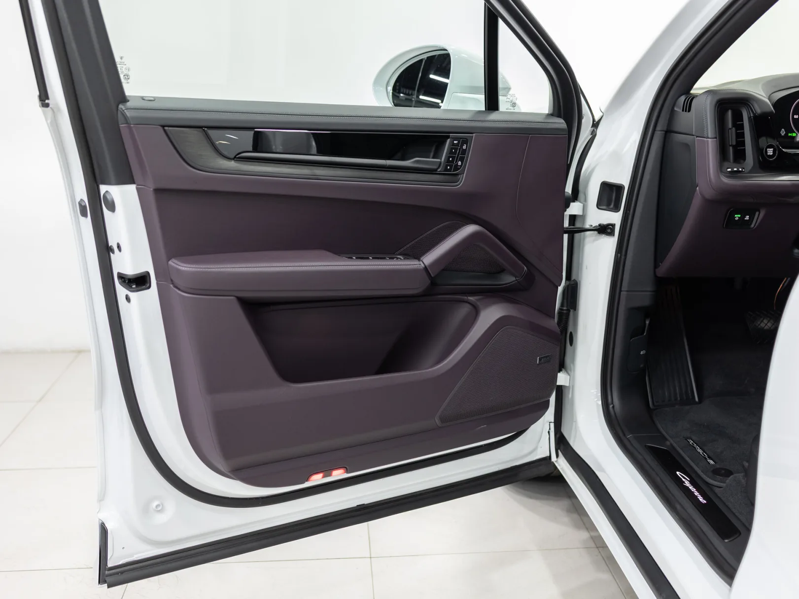 Porsche Cayenne Базовая III Рестайлинг, 2026 — экстерьер, фото 8
