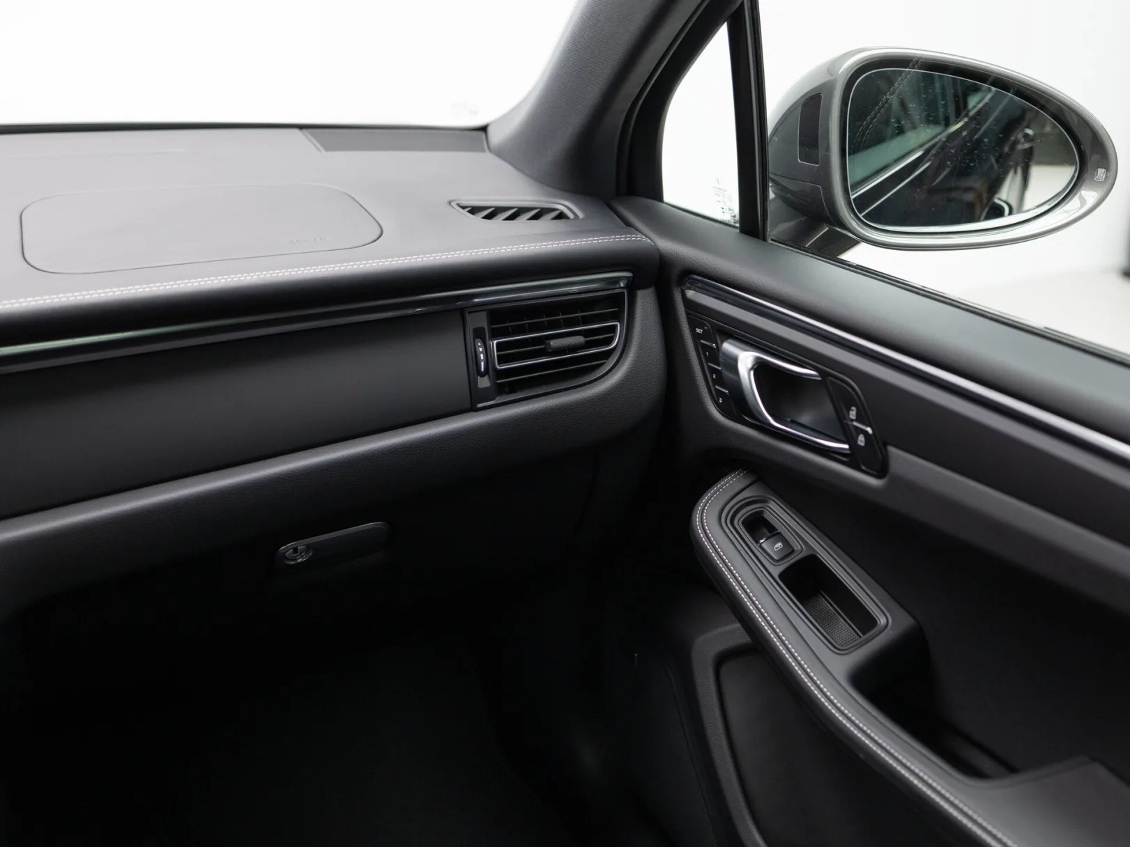 Porsche Macan T I Рестайлинг 2, 2026 — экстерьер, фото 19