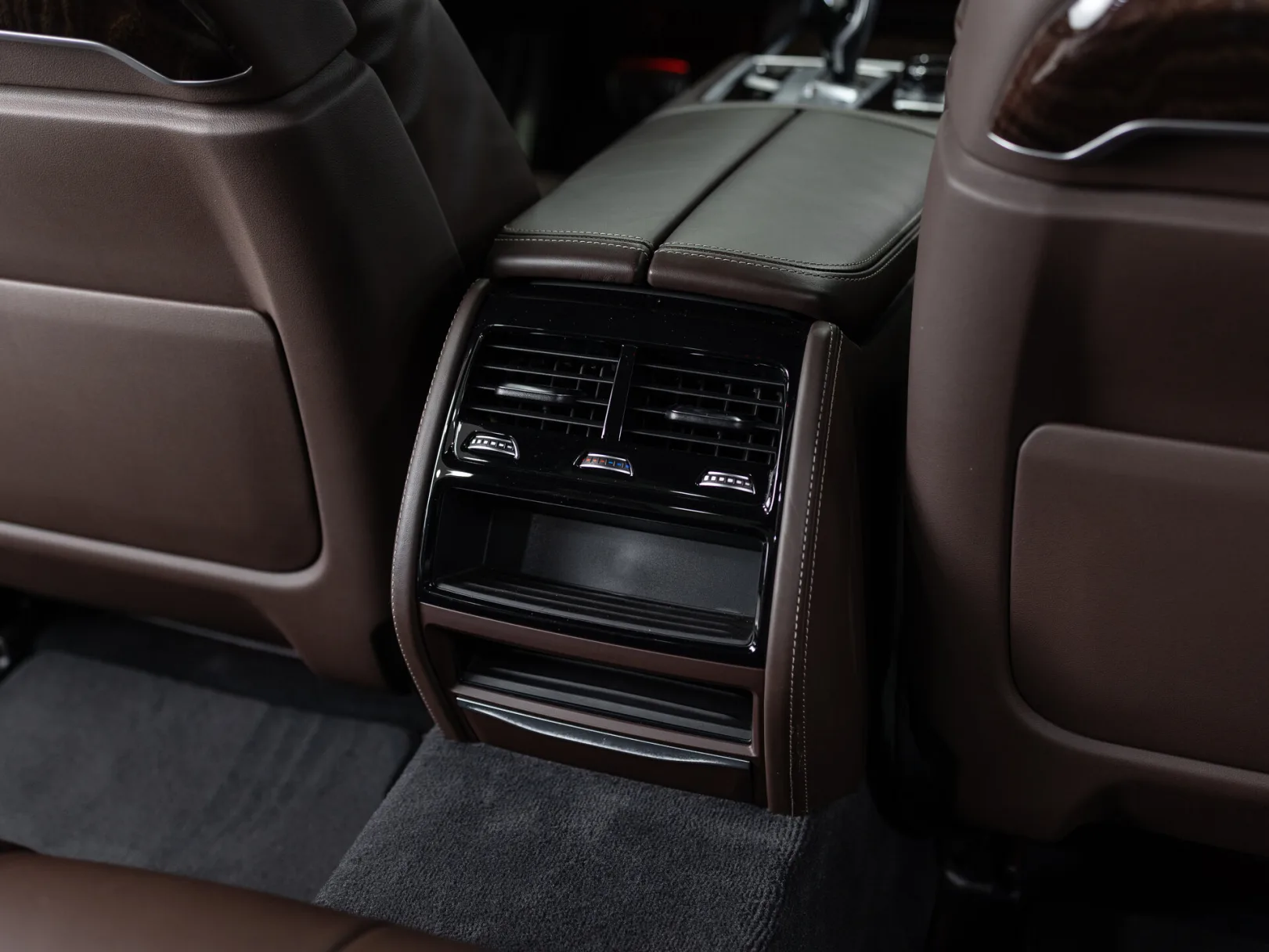 BMW 7 серии VI (G11/G12) Рестайлинг, 2020 — экстерьер, фото 26