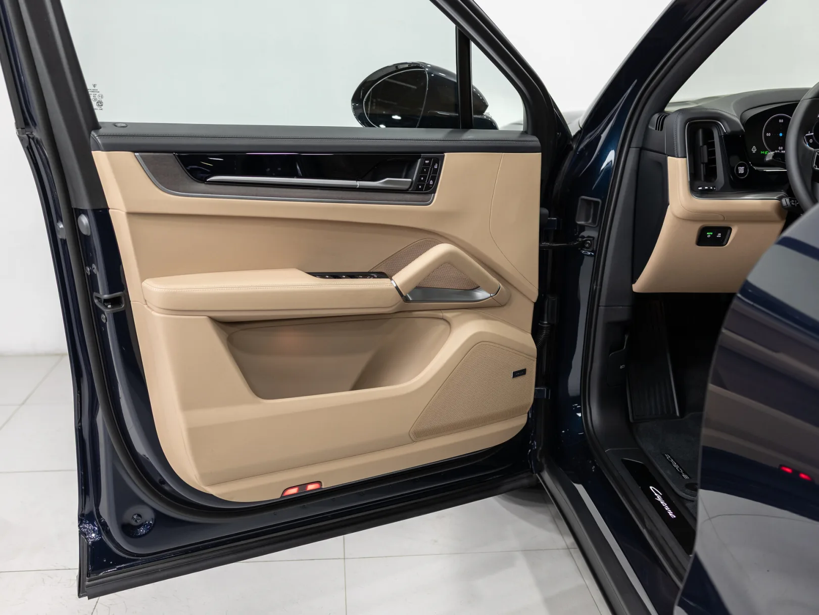 Porsche Cayenne Базовая III Рестайлинг, 2026 — экстерьер, фото 8