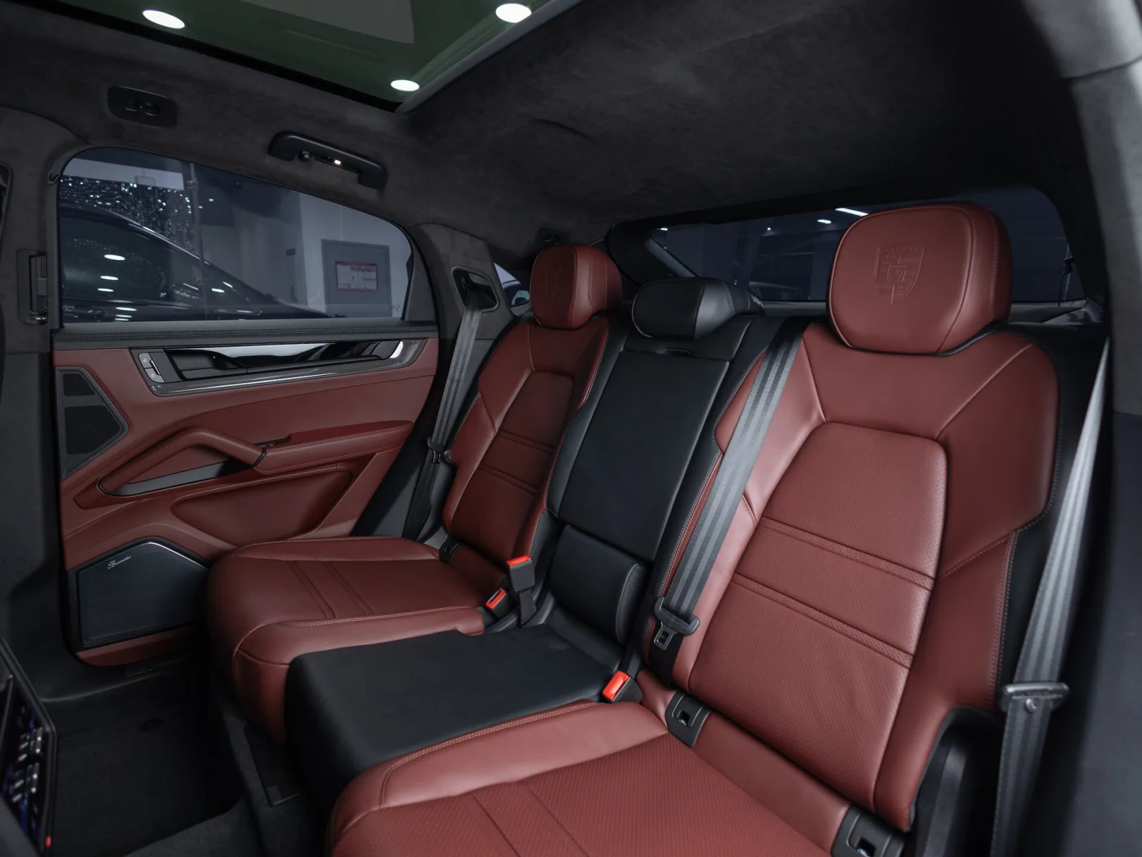 Porsche Cayenne GTS Coupé III Рестайлинг, 2025 — экстерьер, фото 32