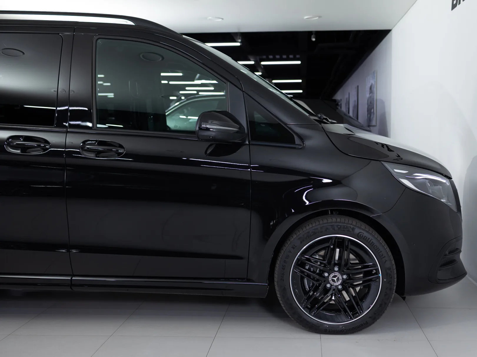 Mercedes-Benz V-Класс Exclusive AMG Line III (W447) Рестайлинг 2, 2025 — экстерьер, фото 37