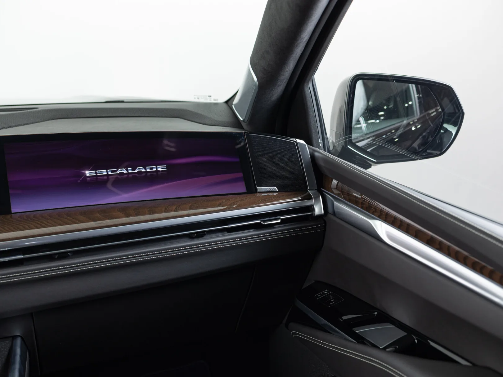 Cadillac Escalade Sport Platinum V Рестайлинг, 2025 — экстерьер, фото 20