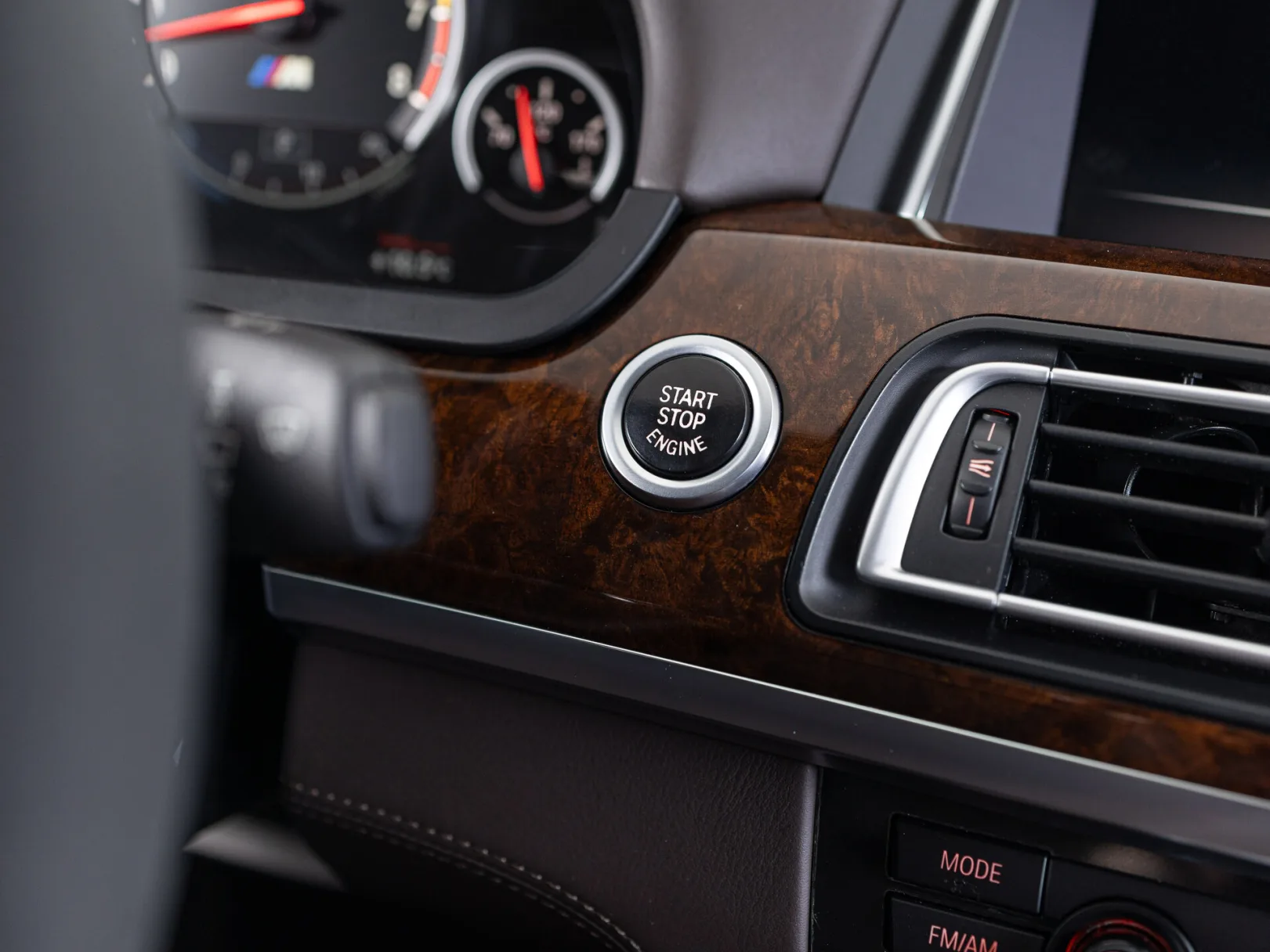 BMW 7 серии 760Li V (F01/F02/F04) Рестайлинг, 2012 — экстерьер, фото 16