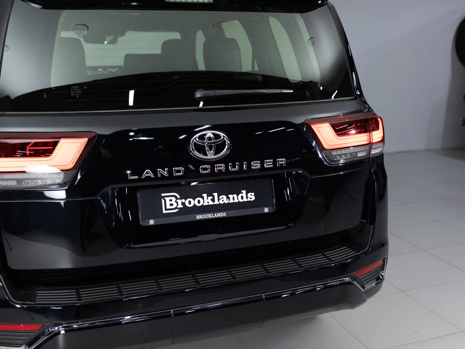 Toyota Land Cruiser 300 Series, 2023 — экстерьер, фото 28